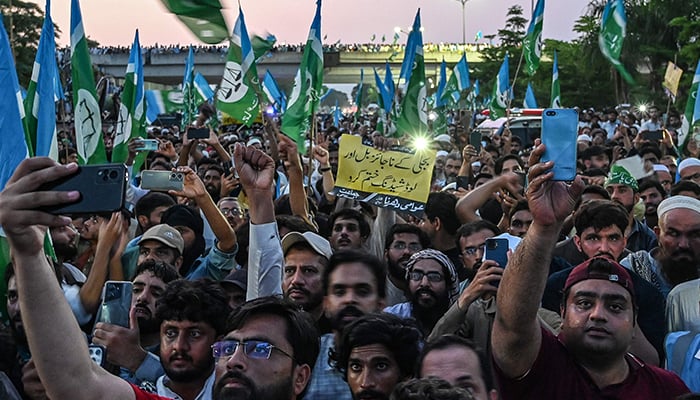 Several arrested as JI defies Section 144, PTI calls off protest in Islamabad