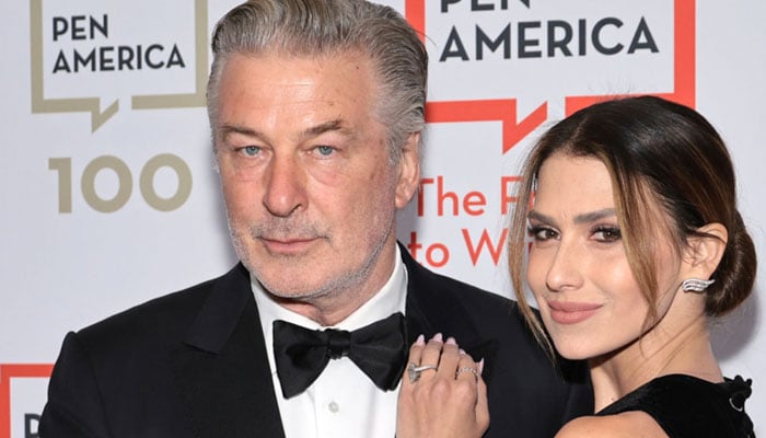 Alec Baldwin wife likes fame, forces him to do reality show